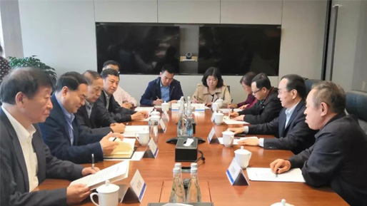 潍坊市高新区宋赤锋主任一行莅临聚量集团交流考察